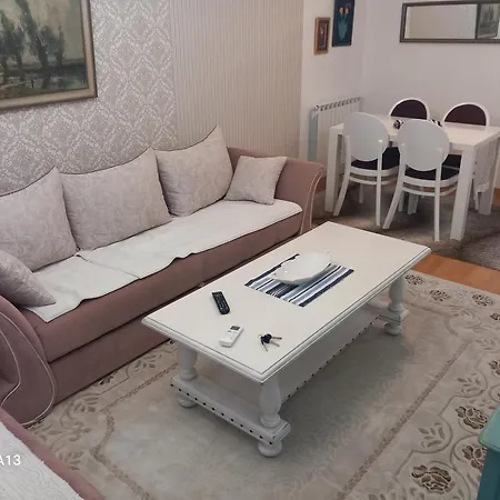 Apartment Apartman Bulevar Luxury Ilidza Free Garage Parking *